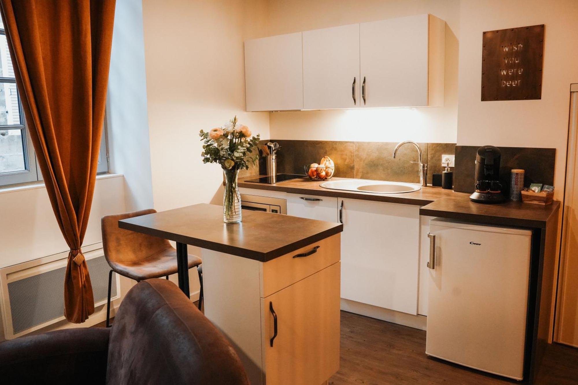 -les Petits Ga!llards- 3 A Themes Apartment Brive-la-Gaillarde