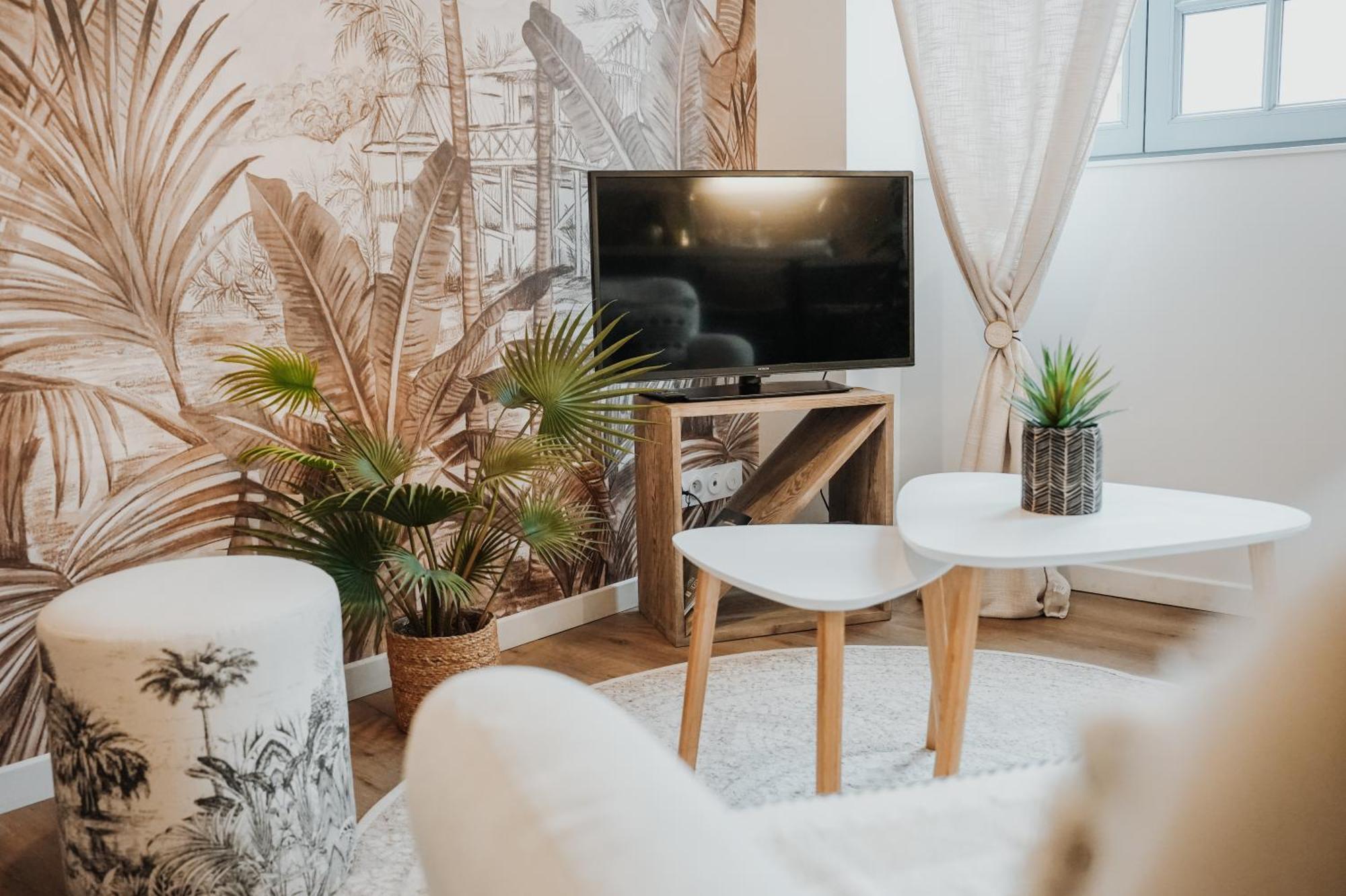 -les Petits Ga!llards- 3 A Themes Apartment *